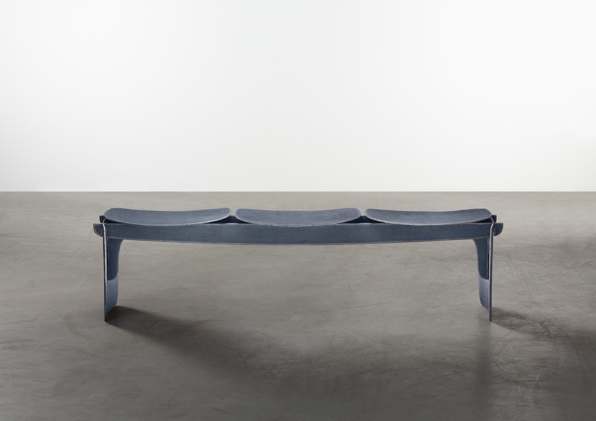 Tiss-Tiss Banc 3 Assises Blue | Carpenters Workshop Gallery